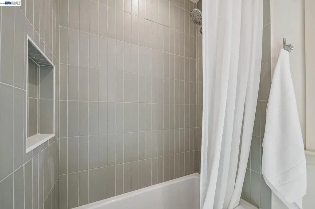 467 Santa Clara Avenue Alameda CA 94501