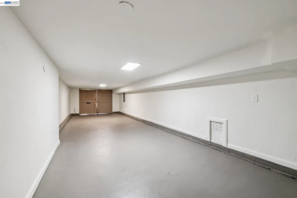 467 Santa Clara Avenue Alameda CA 94501