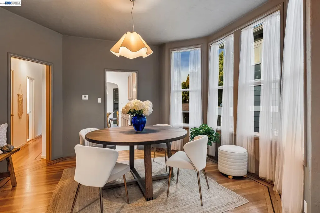 467 Santa Clara Avenue Alameda CA 94501