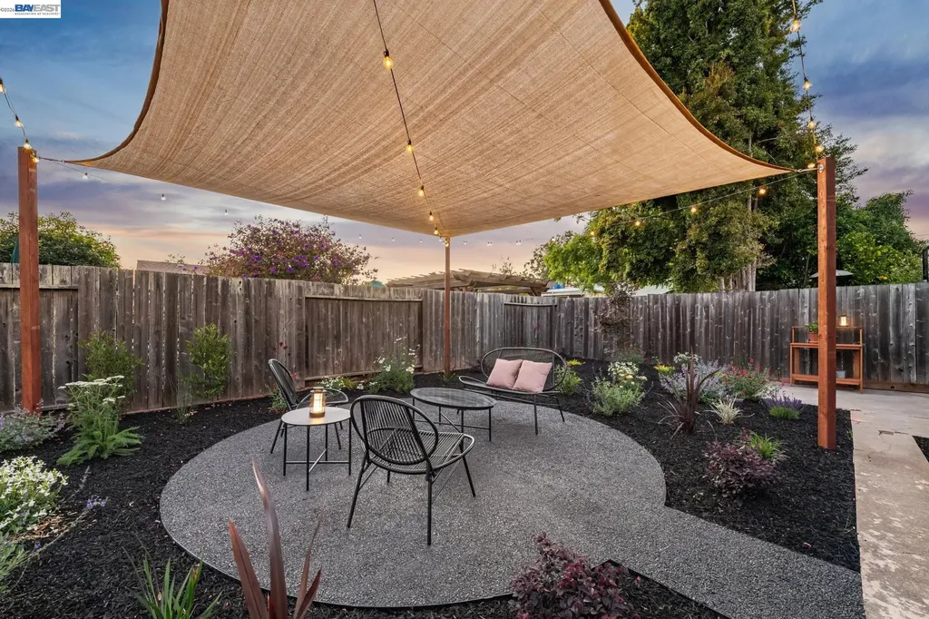 467 Santa Clara Avenue Alameda CA 94501