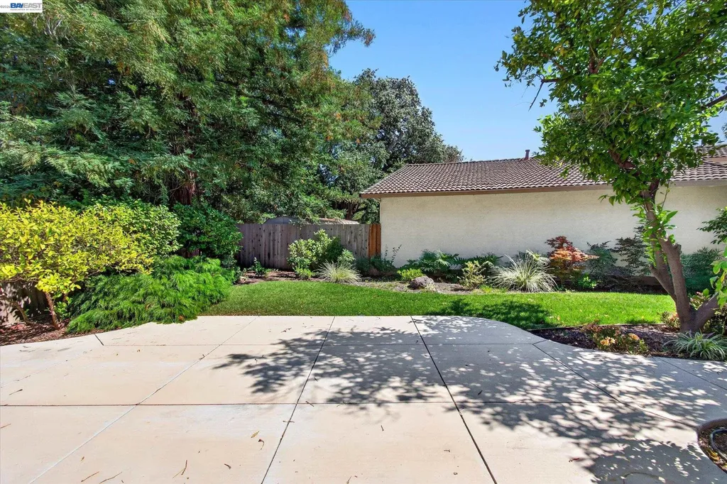 22 Jib Court Pleasant Hill CA 94523