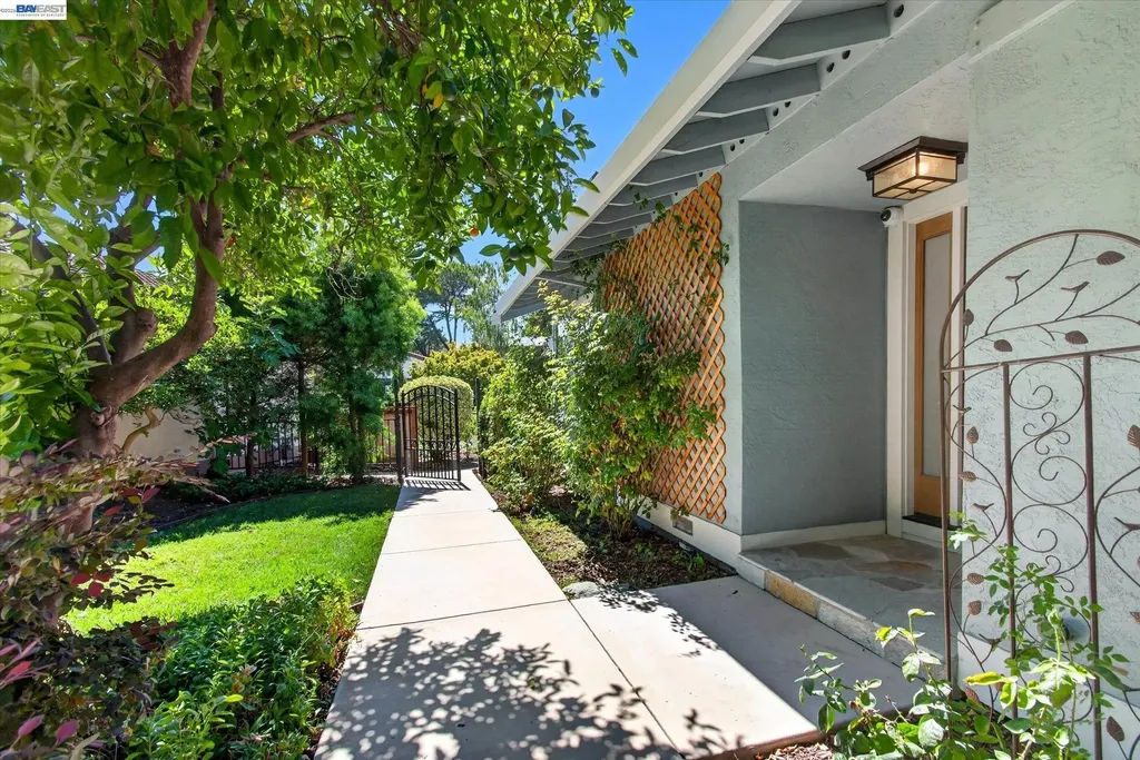 22 Jib Court Pleasant Hill CA 94523