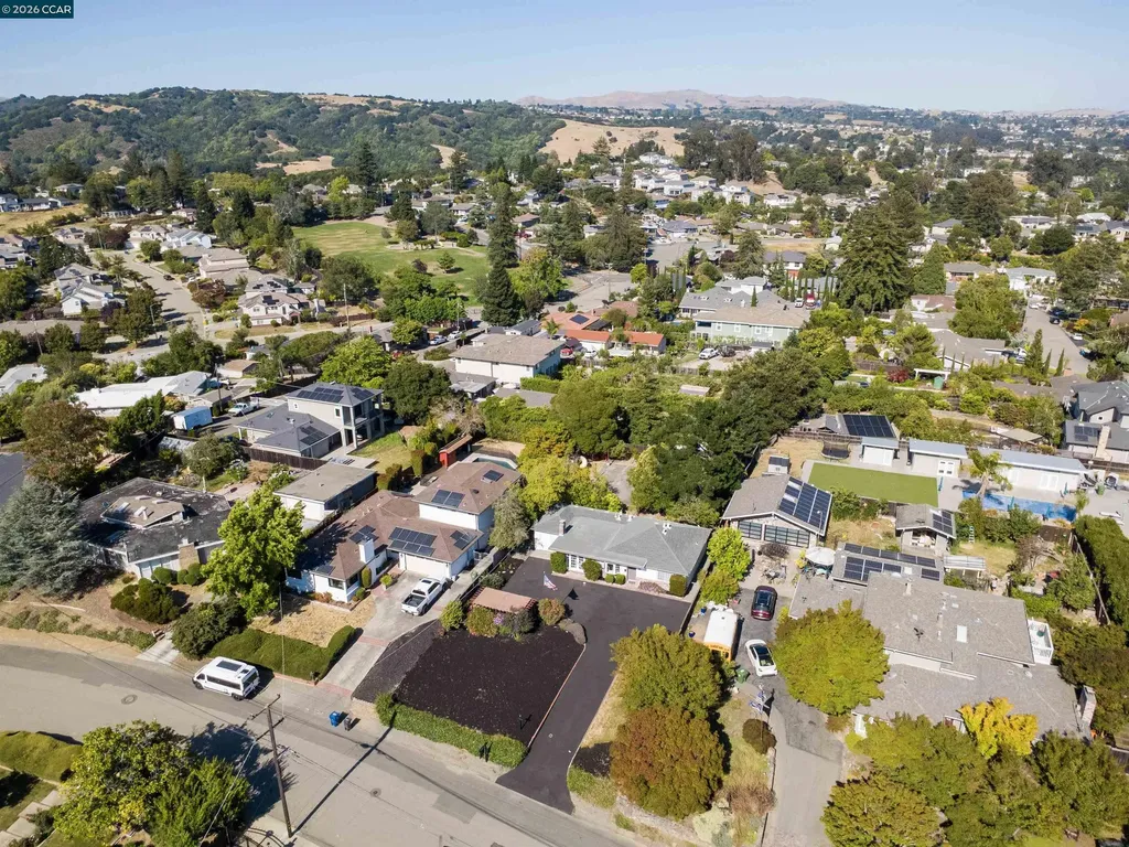 17786 Parker Road Castro Valley CA 94546