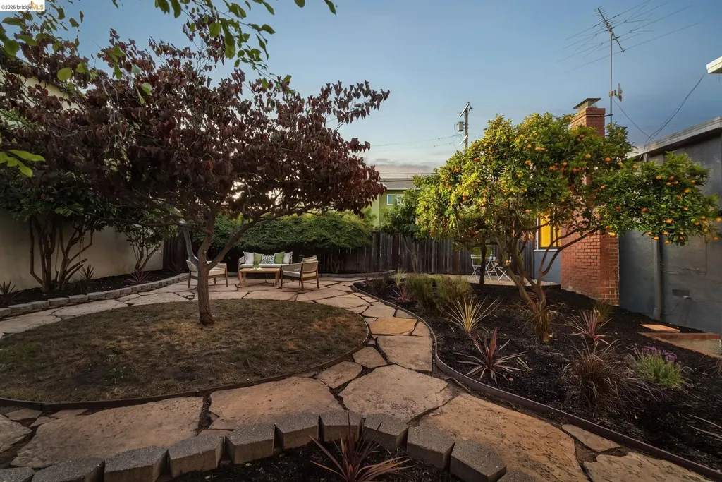 557 Lexington Avenue El Cerrito CA 94530