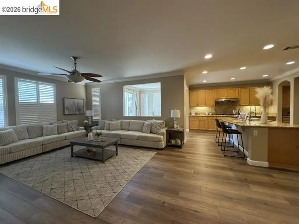 738 Solitude Drive Oakley CA 94561