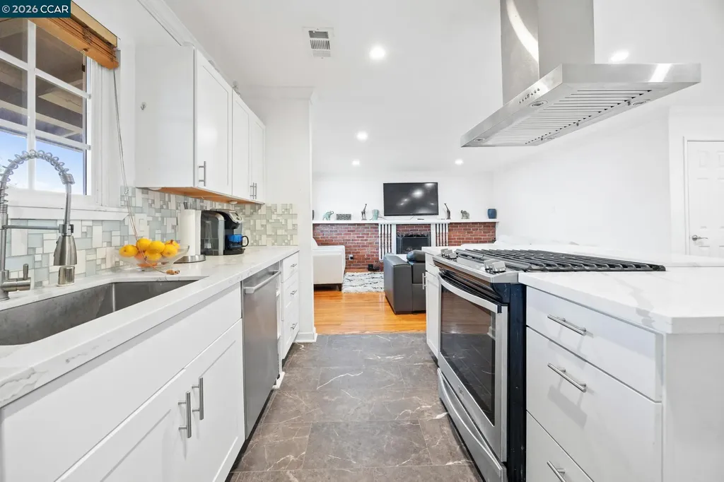 993 Argenta Court Pacheco CA 94553