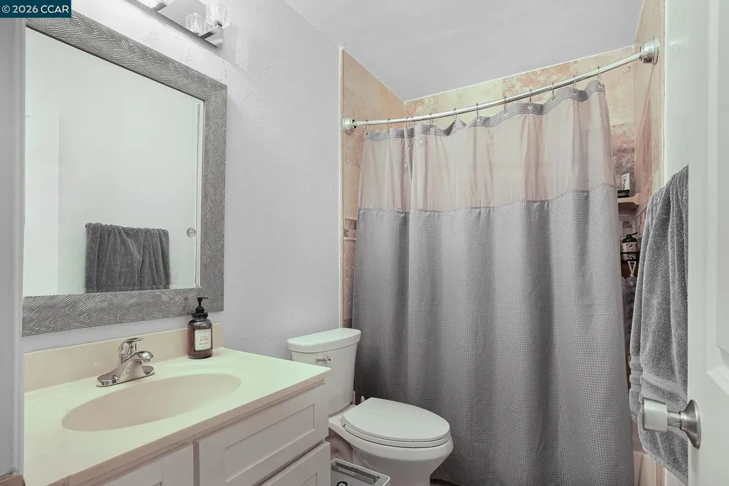 385 Camelback Road Pleasant Hill CA 94523