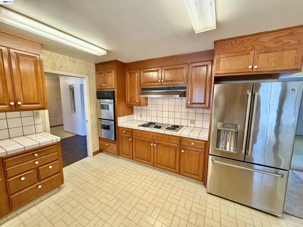 2164 Lakeview Drive San Leandro CA 94577