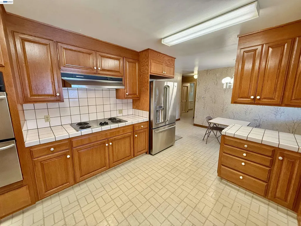 2164 Lakeview Drive San Leandro CA 94577