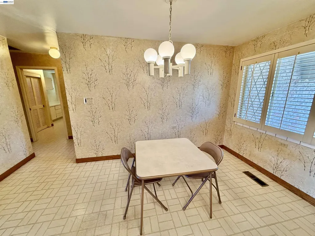 2164 Lakeview Drive San Leandro CA 94577