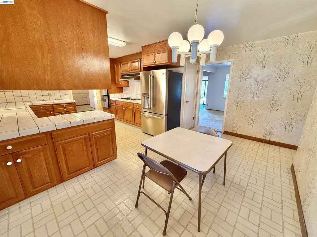 2164 Lakeview Drive San Leandro CA 94577