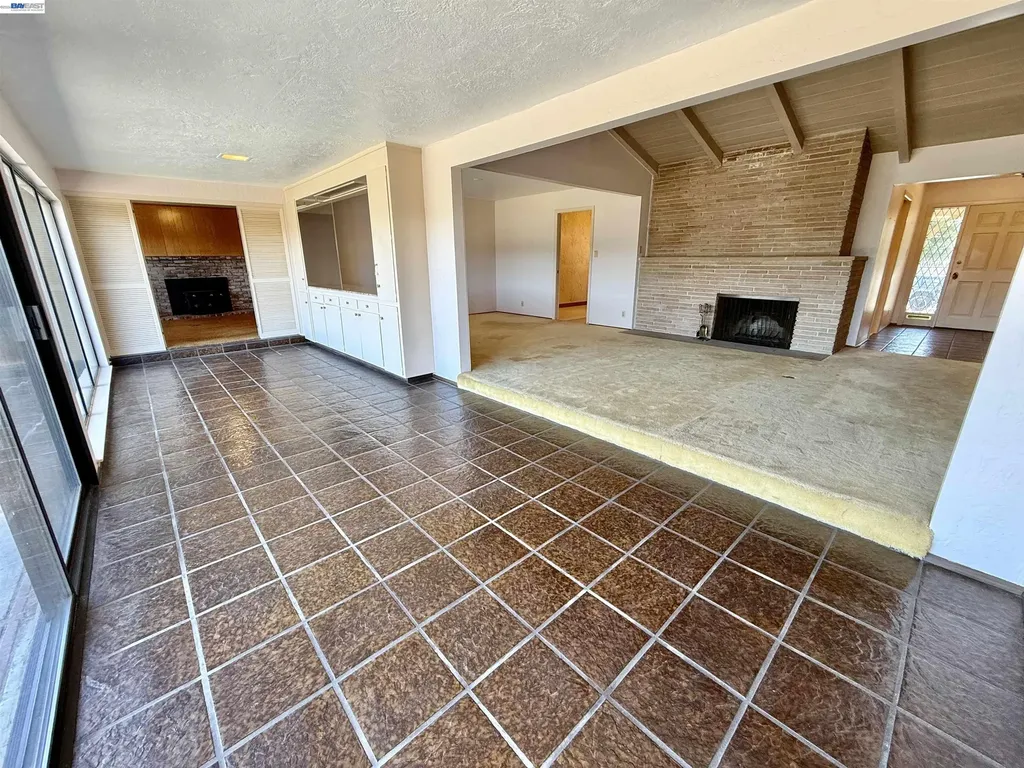 2164 Lakeview Drive San Leandro CA 94577