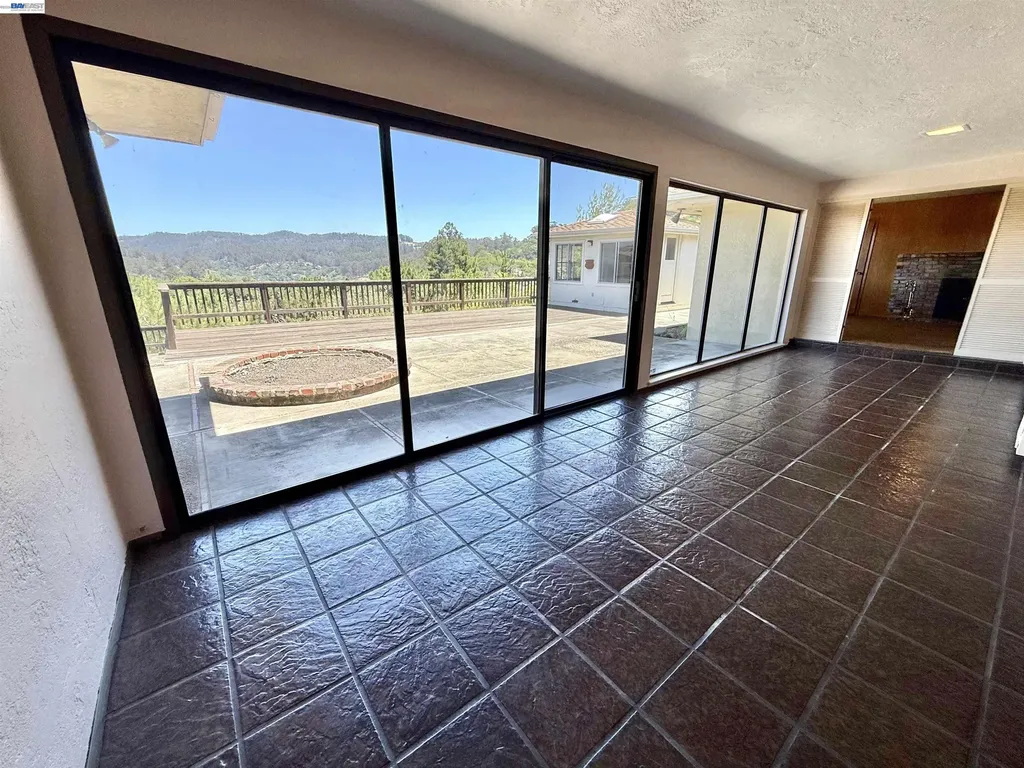 2164 Lakeview Drive San Leandro CA 94577