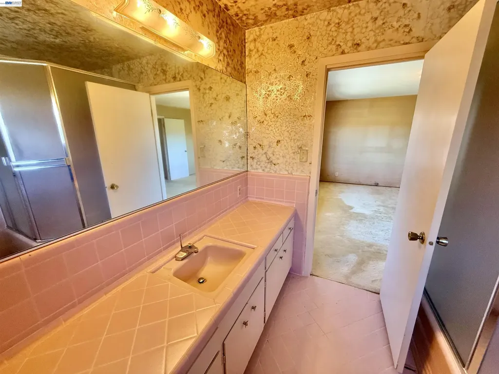 2164 Lakeview Drive San Leandro CA 94577