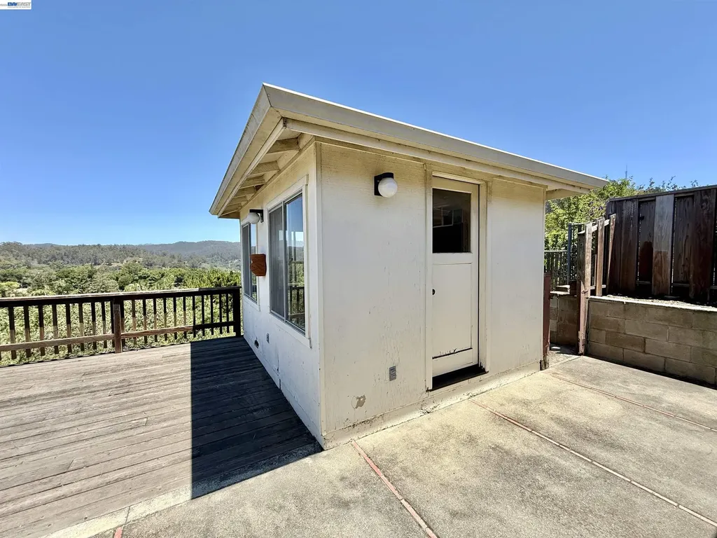2164 Lakeview Drive San Leandro CA 94577
