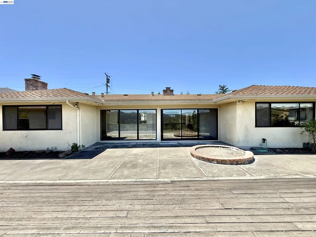 2164 Lakeview Drive San Leandro CA 94577