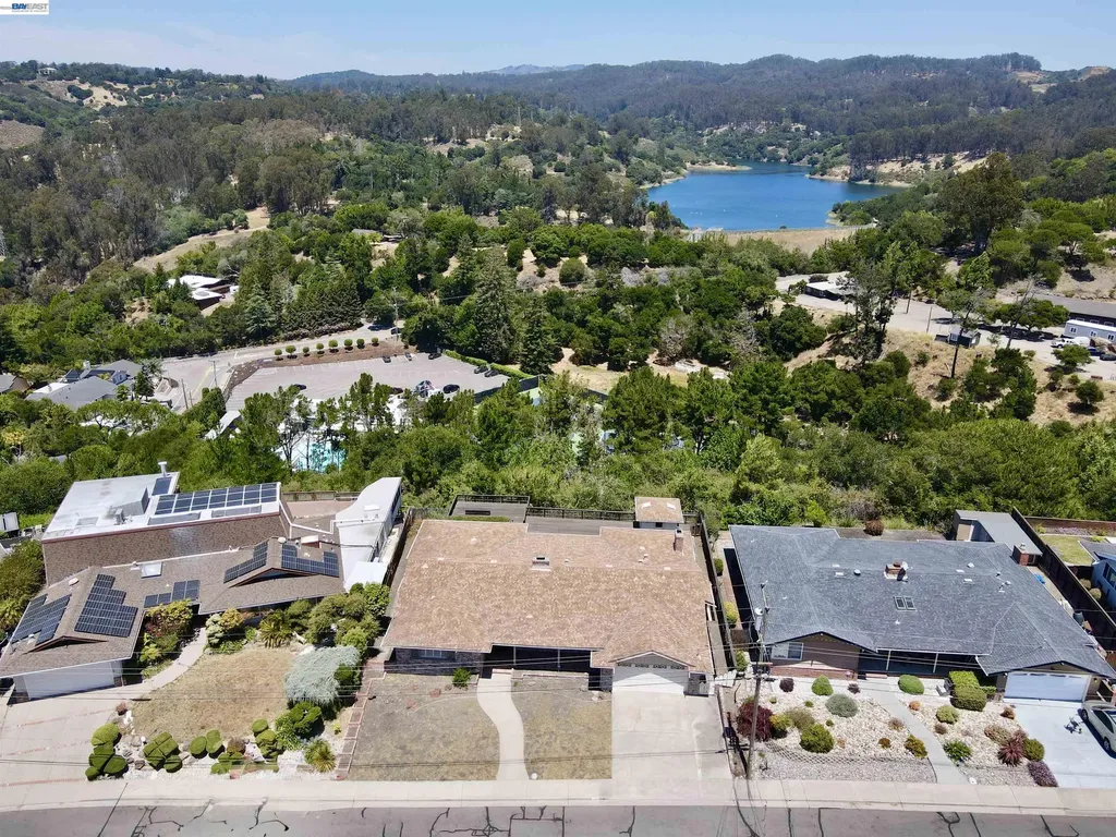 2164 Lakeview Drive San Leandro CA 94577