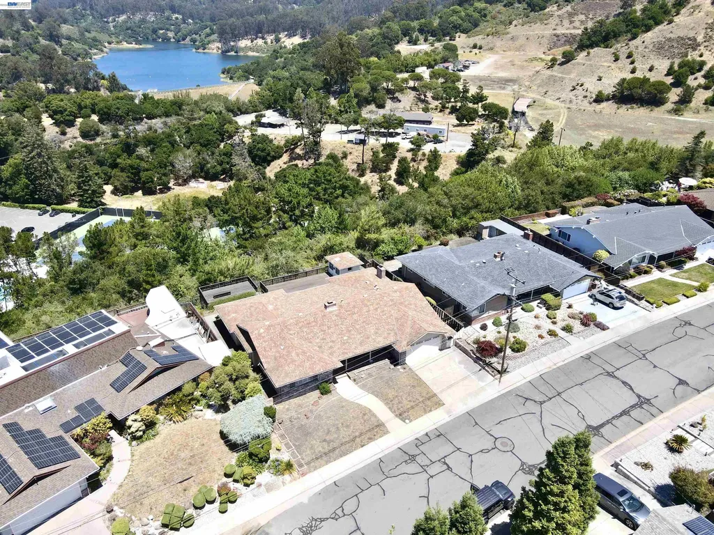 2164 Lakeview Drive San Leandro CA 94577
