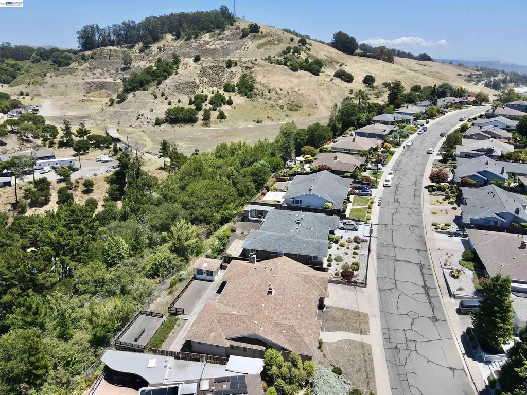 2164 Lakeview Drive San Leandro CA 94577