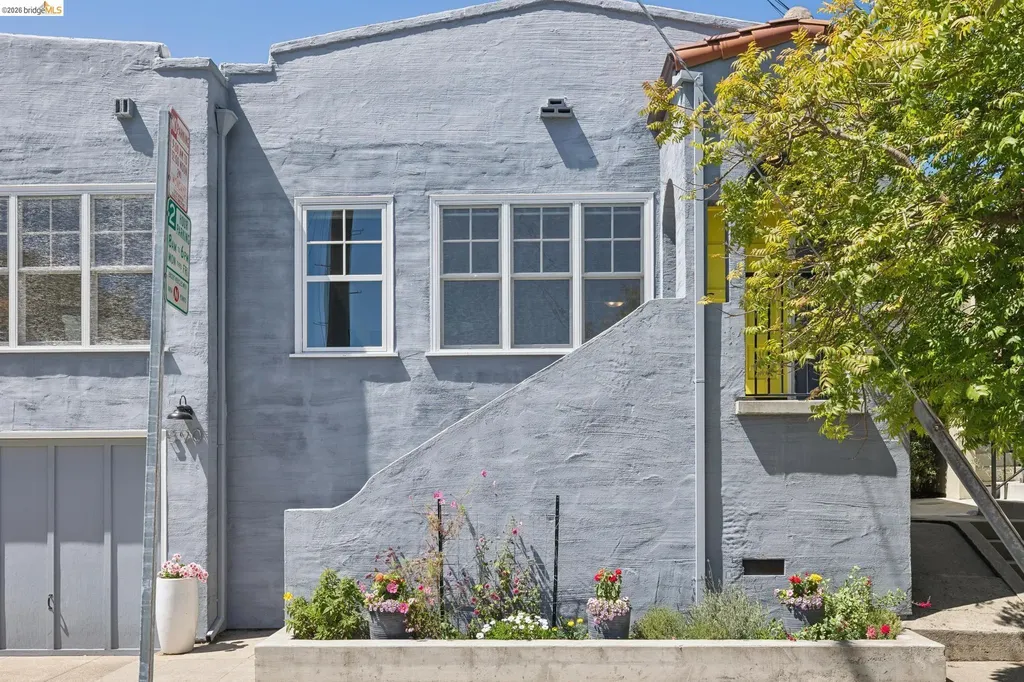 390 43rd Oakland CA 94609
