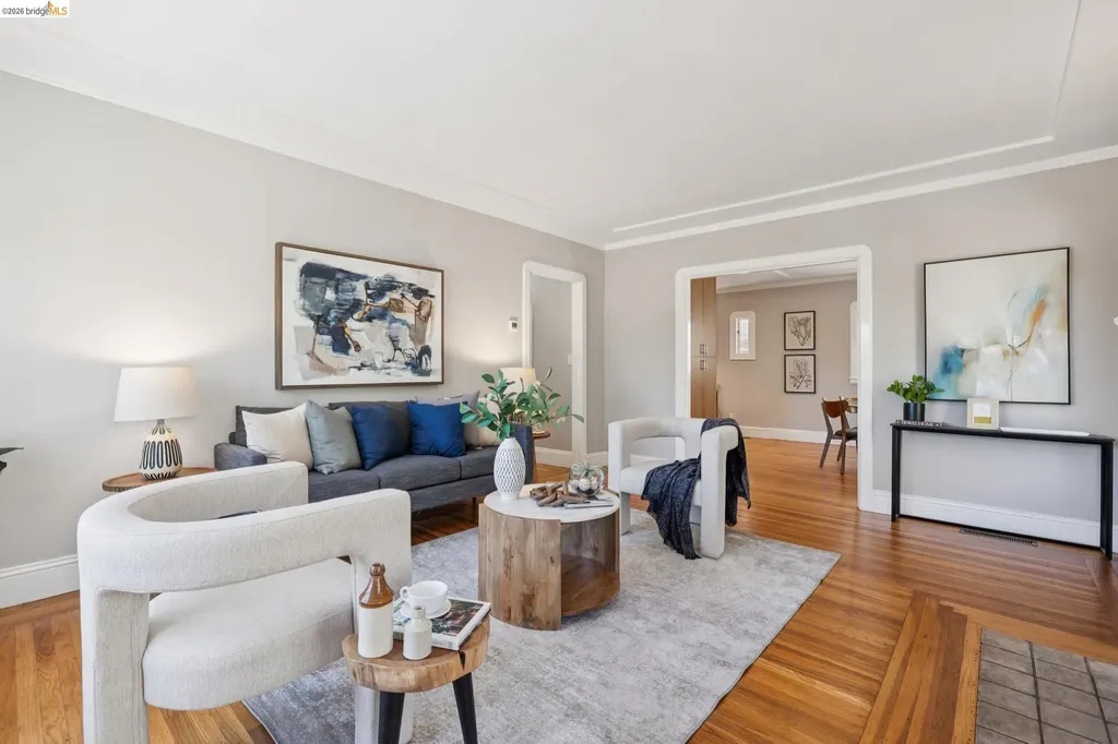 390 43rd Oakland CA 94609
