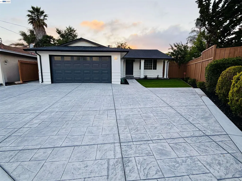 965 Collins Court Hayward CA 94544
