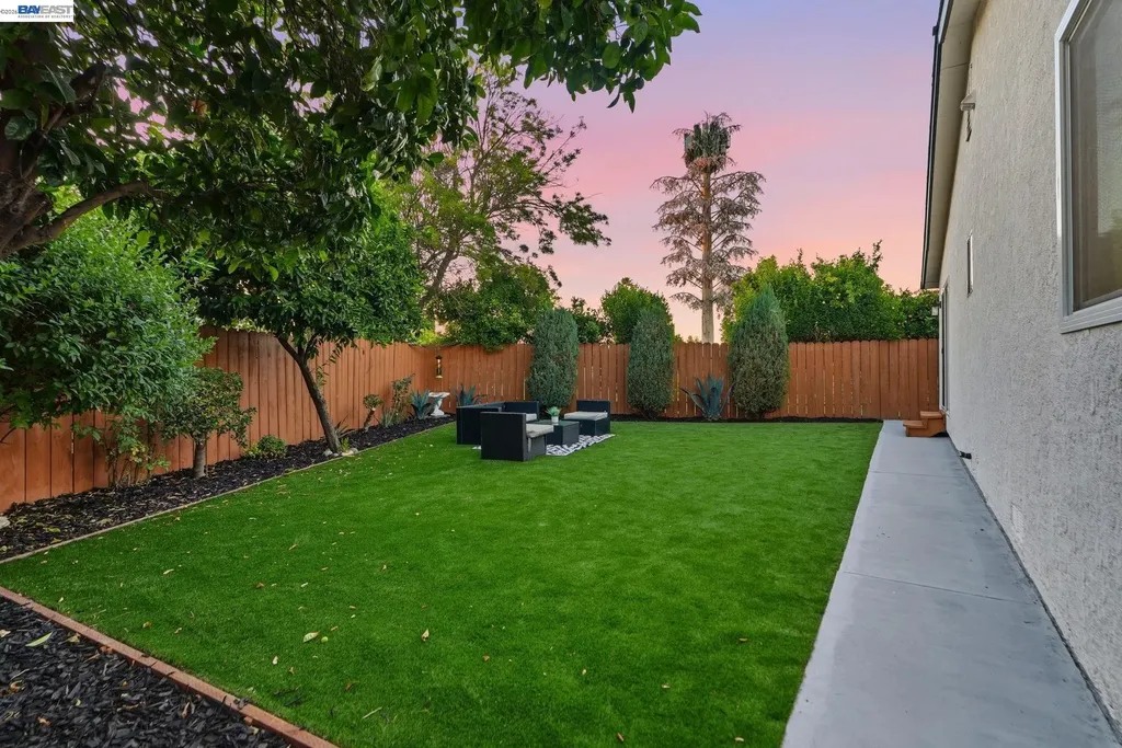 965 Collins Court Hayward CA 94544