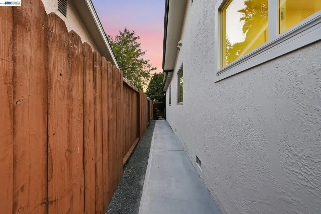965 Collins Court Hayward CA 94544