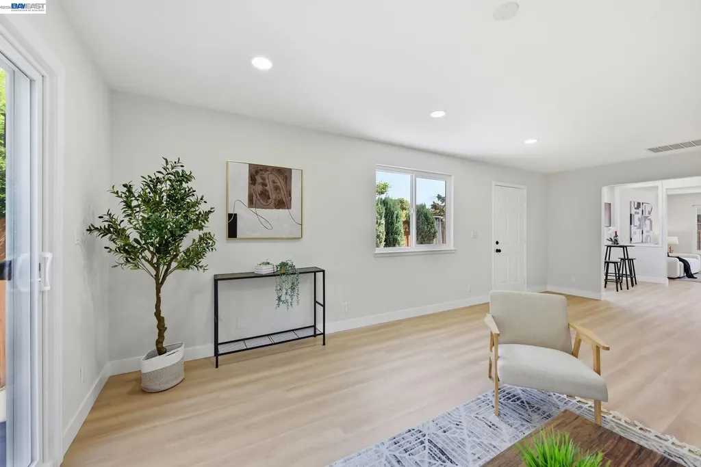 965 Collins Court Hayward CA 94544