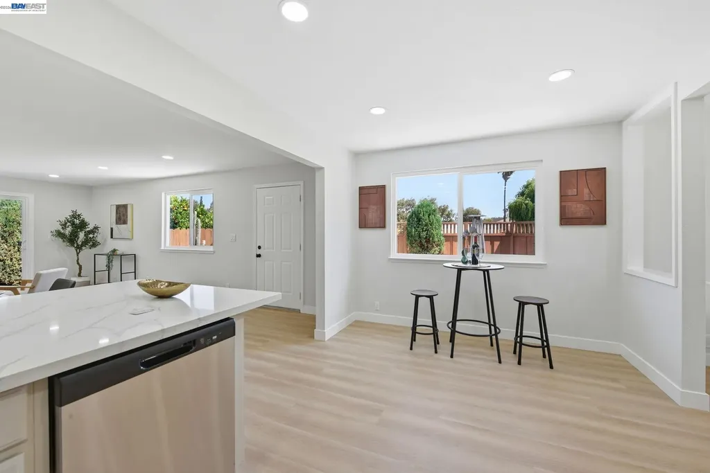 965 Collins Court Hayward CA 94544