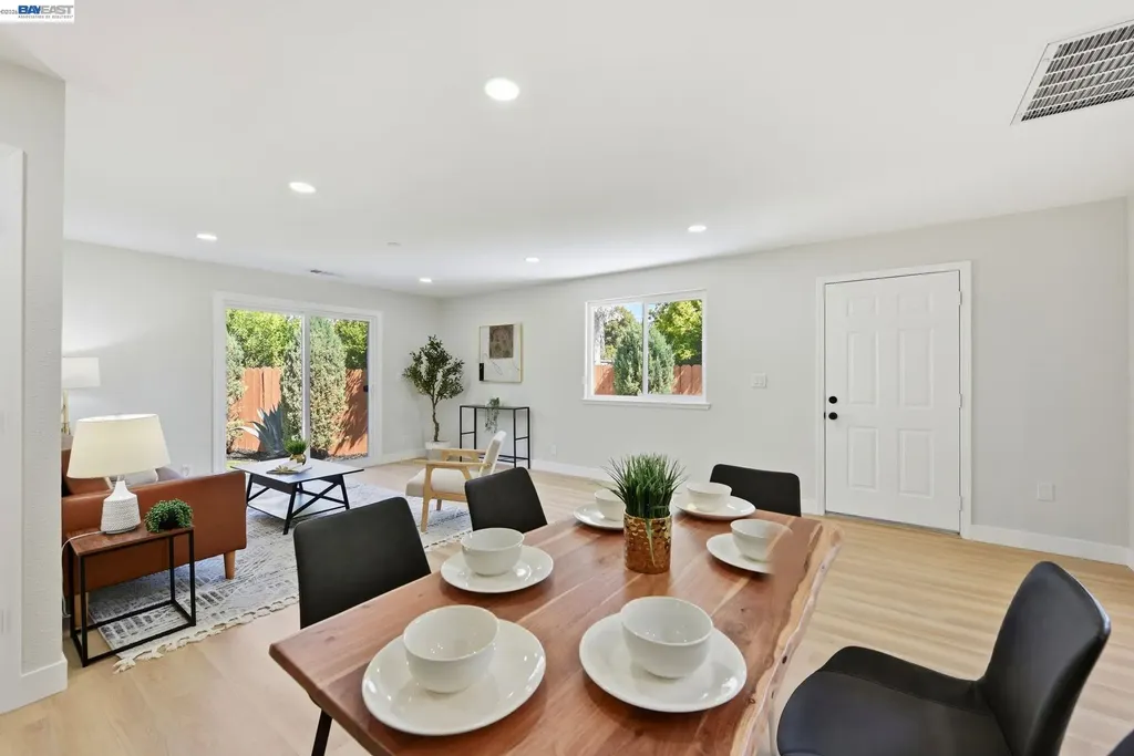 965 Collins Court Hayward CA 94544