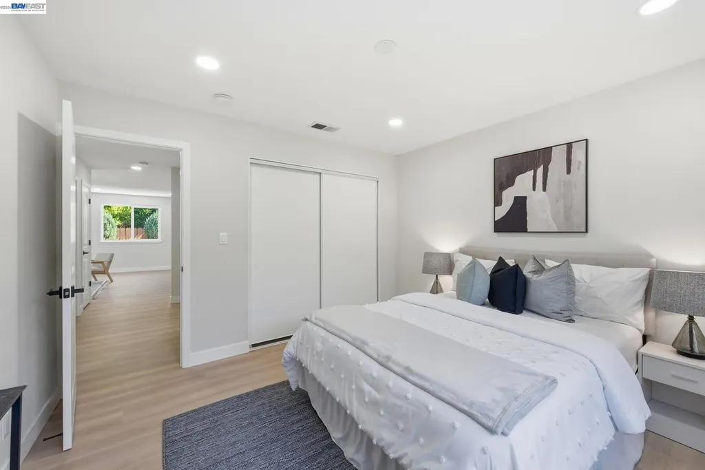 965 Collins Court Hayward CA 94544