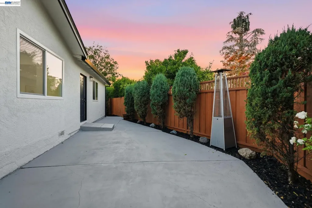 965 Collins Court Hayward CA 94544