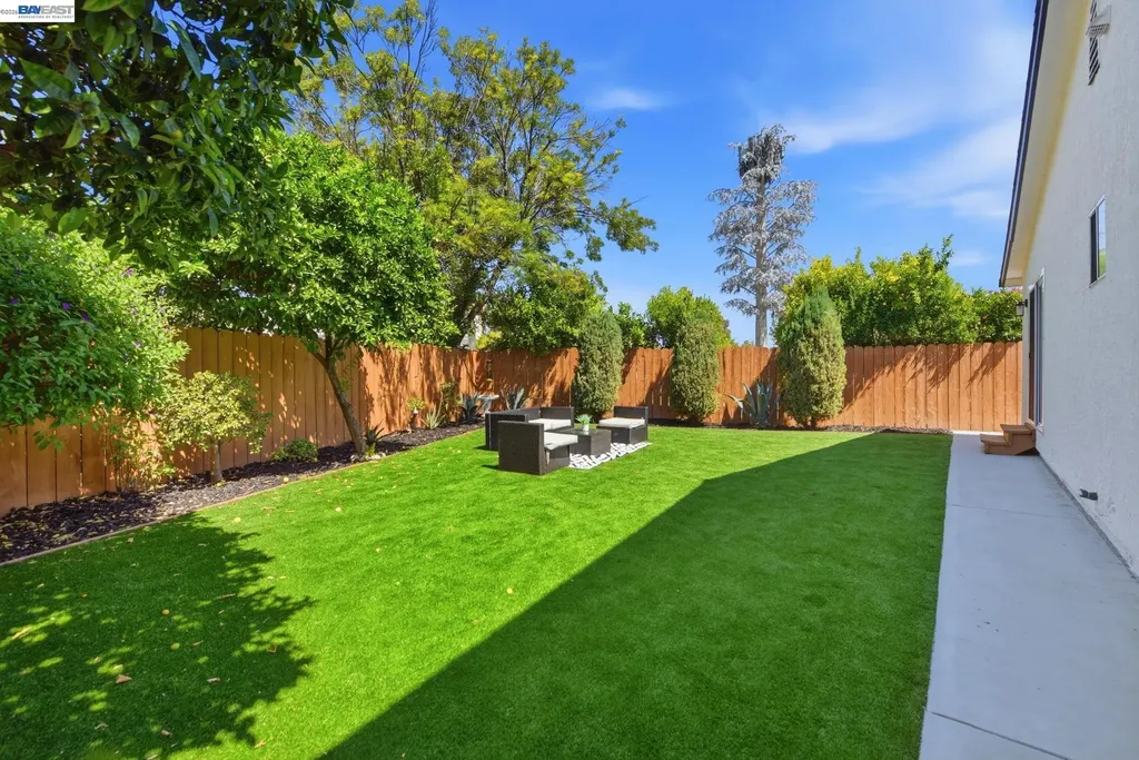965 Collins Court Hayward CA 94544