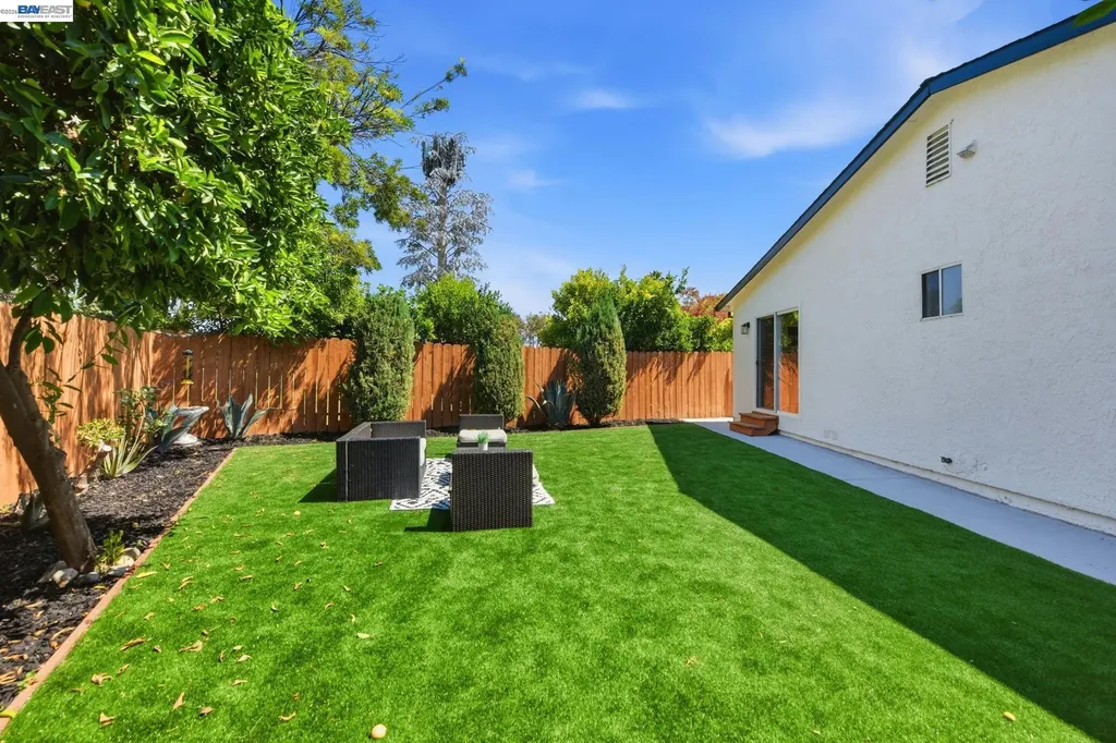 965 Collins Court Hayward CA 94544