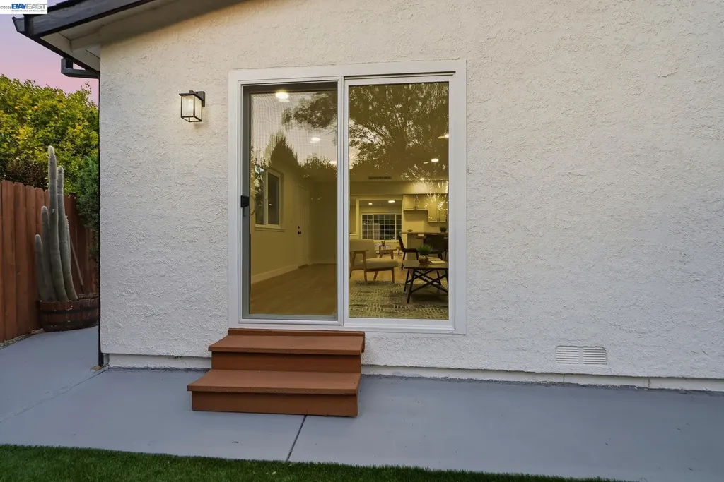 965 Collins Court Hayward CA 94544