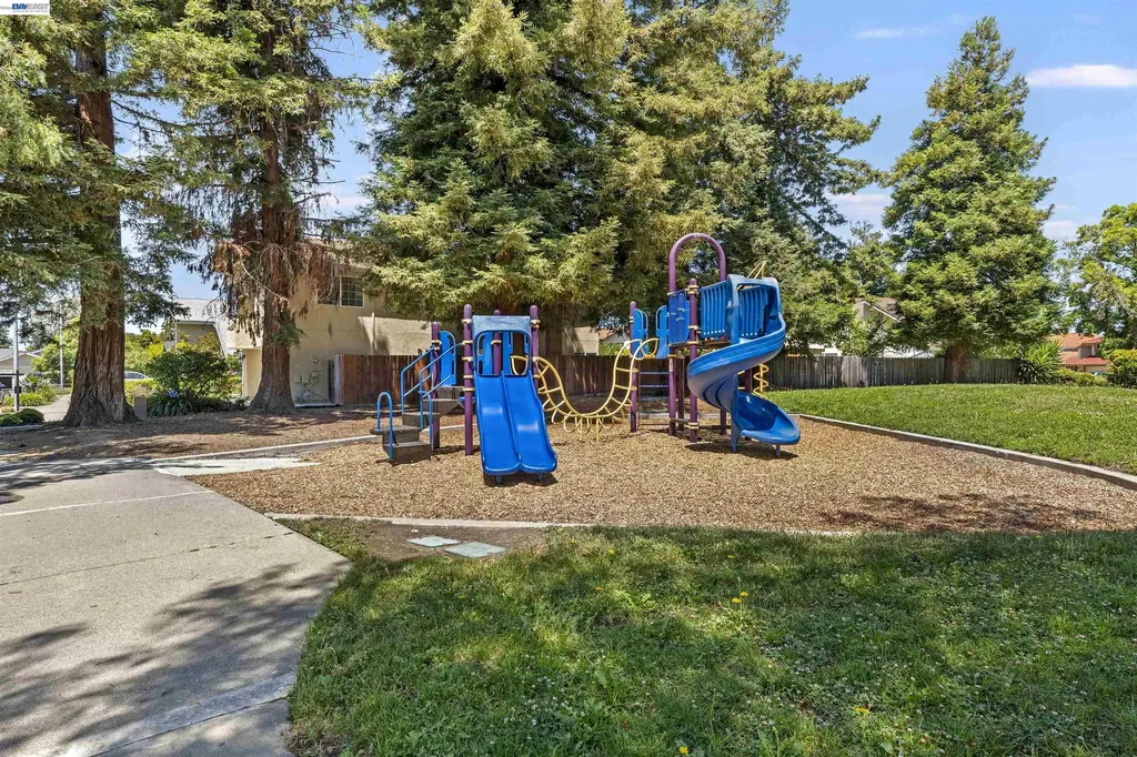 4216 Warbler Loop Fremont CA 94555