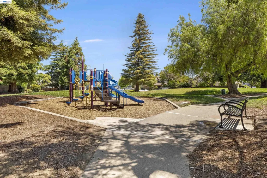 4216 Warbler Loop Fremont CA 94555