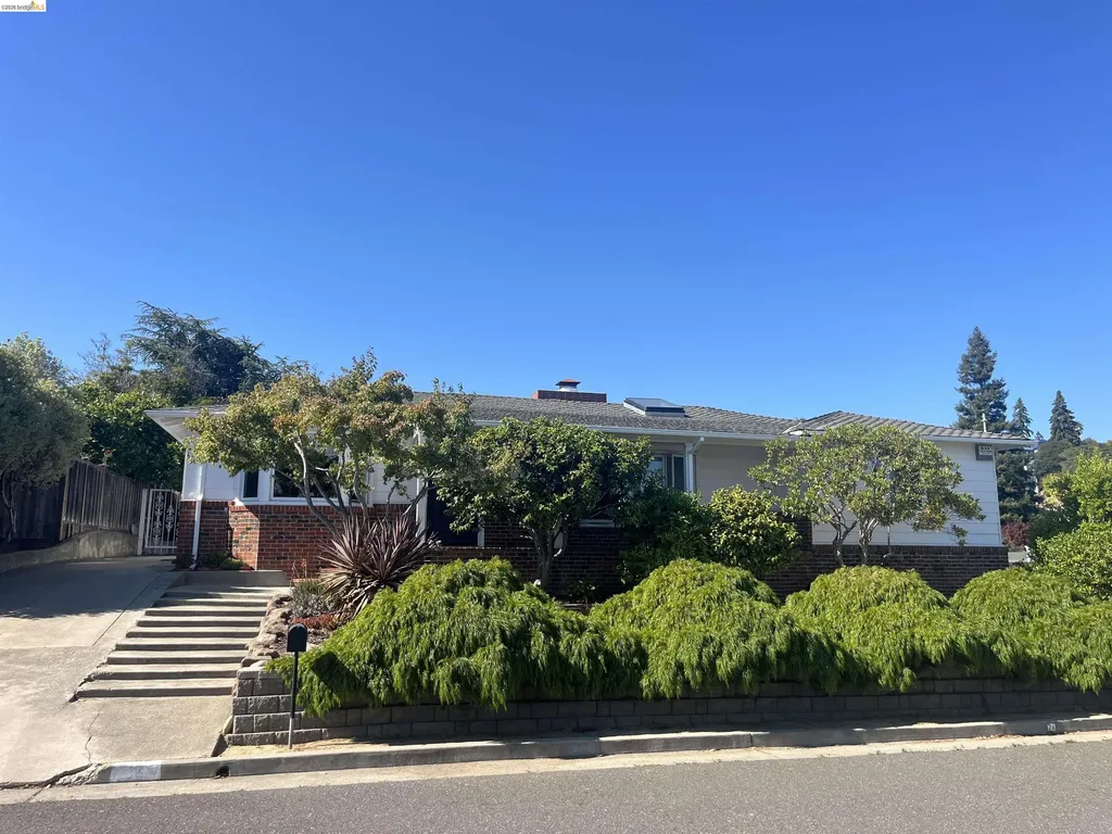 26 Dudley Court Piedmont CA 94611