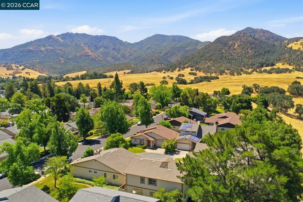 565 Mt Dell Drive Clayton CA 94517