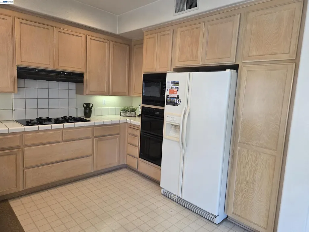 30330 Meridien Circle Union City CA 94587