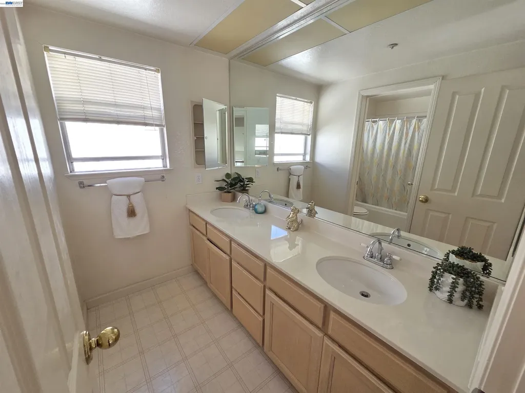 30330 Meridien Circle Union City CA 94587