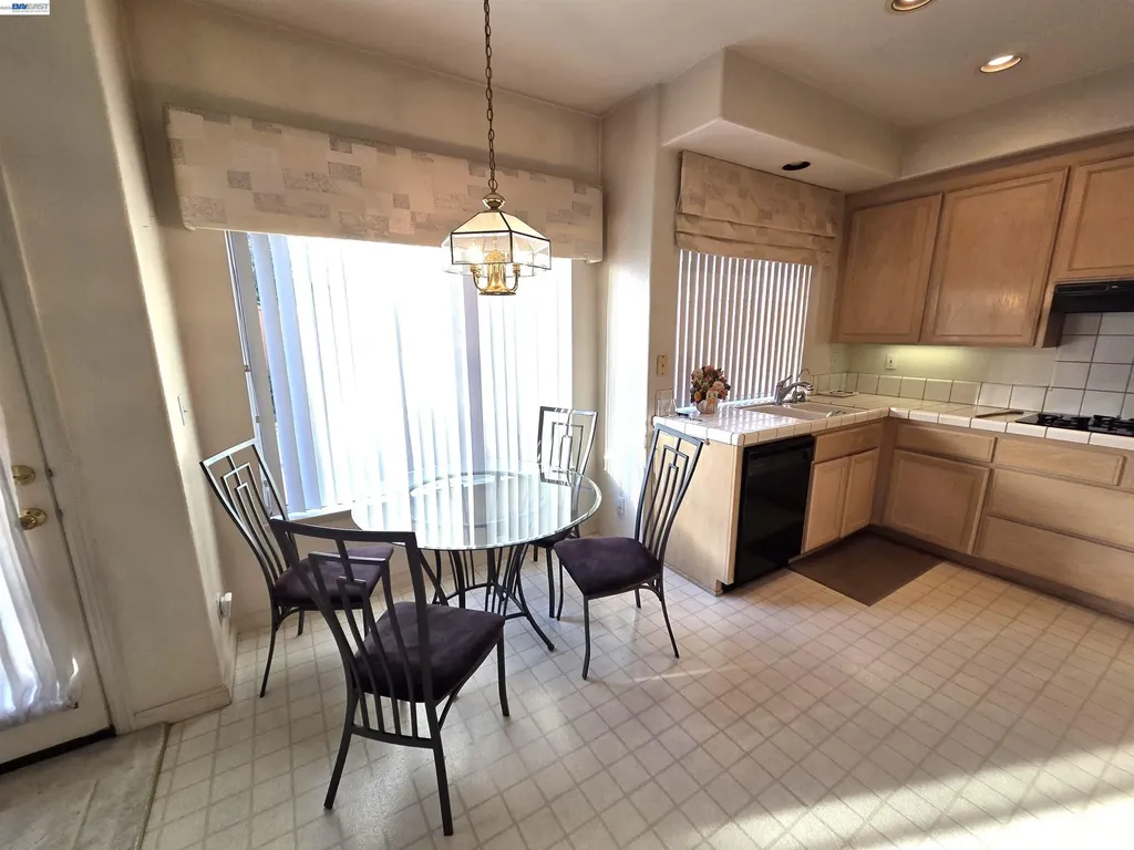 30330 Meridien Circle Union City CA 94587