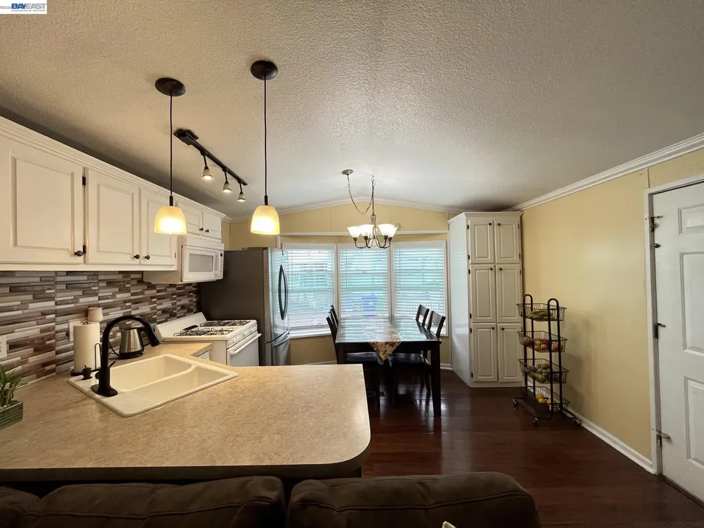 747 Lewelling Boulevard San Leandro CA 94578
