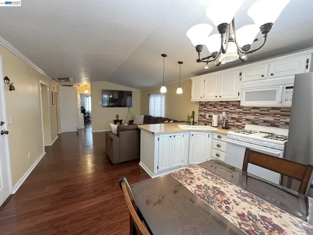 747 Lewelling Boulevard San Leandro CA 94578