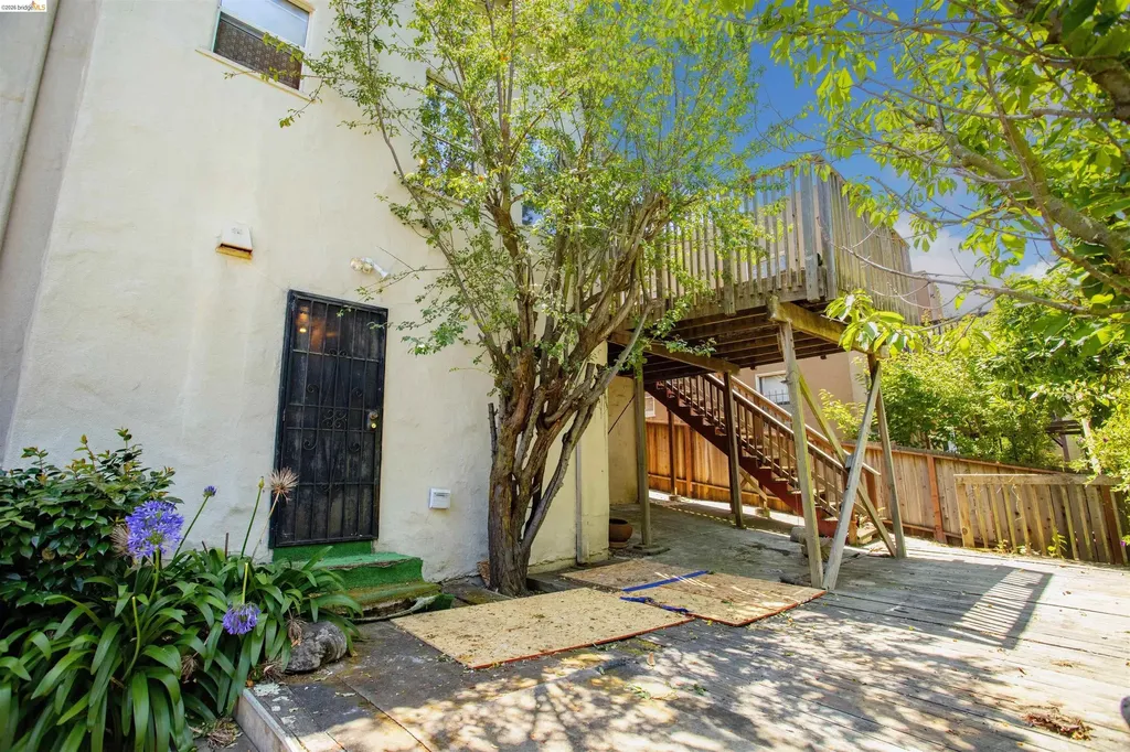 3508 Morcom Avenue Oakland CA 94619