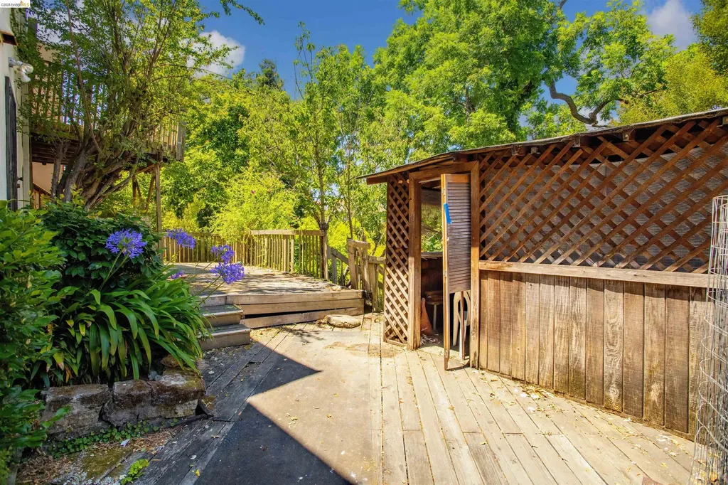 3508 Morcom Avenue Oakland CA 94619