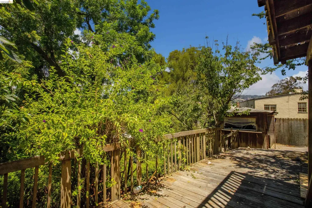 3508 Morcom Avenue Oakland CA 94619