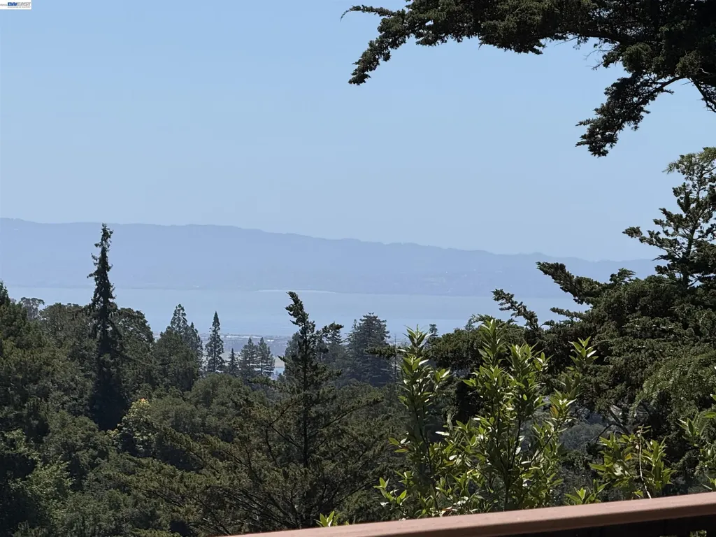 2245 Pelham Place Oakland CA 94611