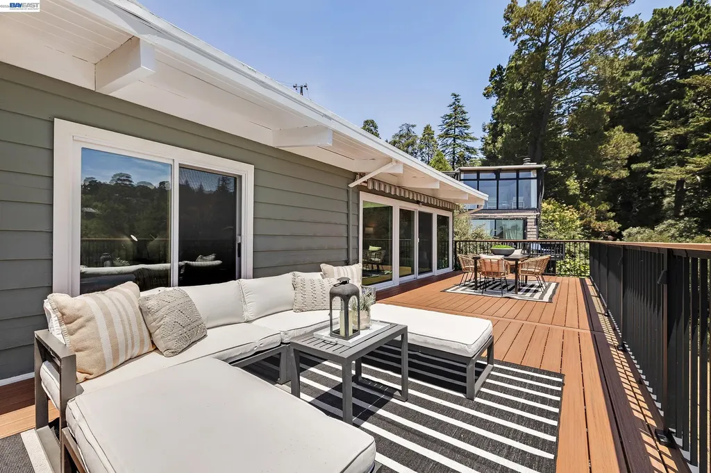 2245 Pelham Place Oakland CA 94611